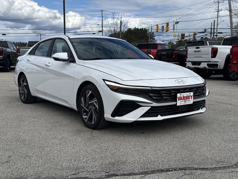 Used 2024 Hyundai Elantra Limited FWD image 5