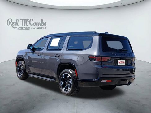 Used 2025 Jeep Wagoneer Series II image 3