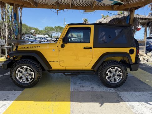 Used 2015 Jeep Wrangler Rubicon w/ Power Convenience Group image 9
