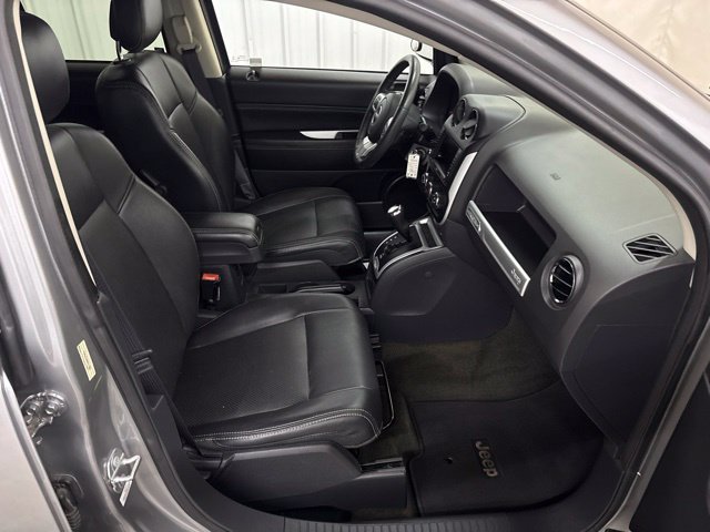 Used 2016 Jeep Compass High Altitude FWD image 23