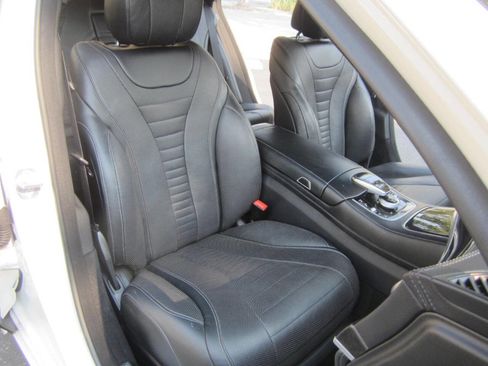Used 2018 Mercedes-Benz S 560 Sedan image 21