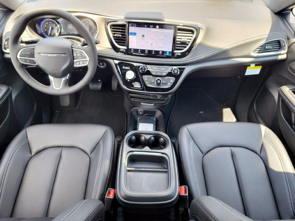 New 2027 Chrysler Pacifica Select AWD/4WD image 12