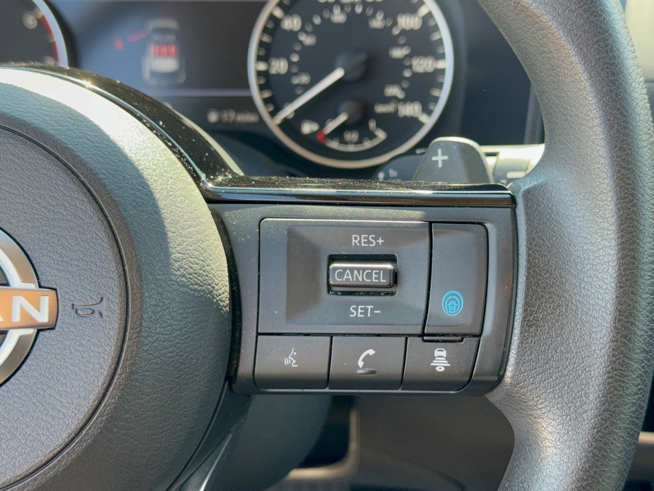 Used 2023 Nissan Rogue SV FWD image 19