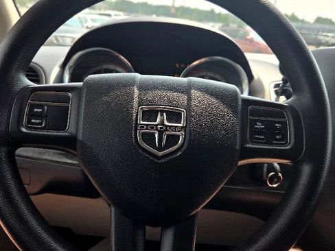 Used 2013 Dodge Grand Caravan SXT image 15