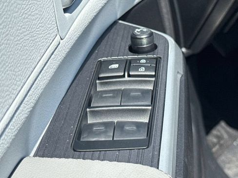 New 2026 Toyota Sienna XLE FWD image 20