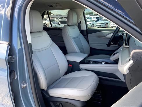 Certified 2025 Ford Explorer Active w/ Active Comfort Package image 9