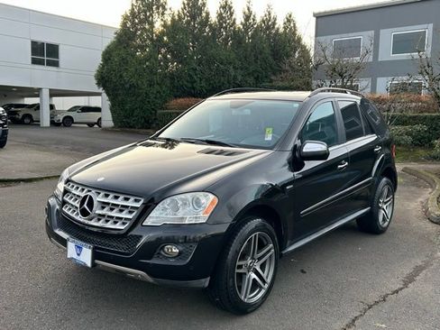Used 2010 Mercedes-Benz ML 350 BlueTEC 4MATIC image 3