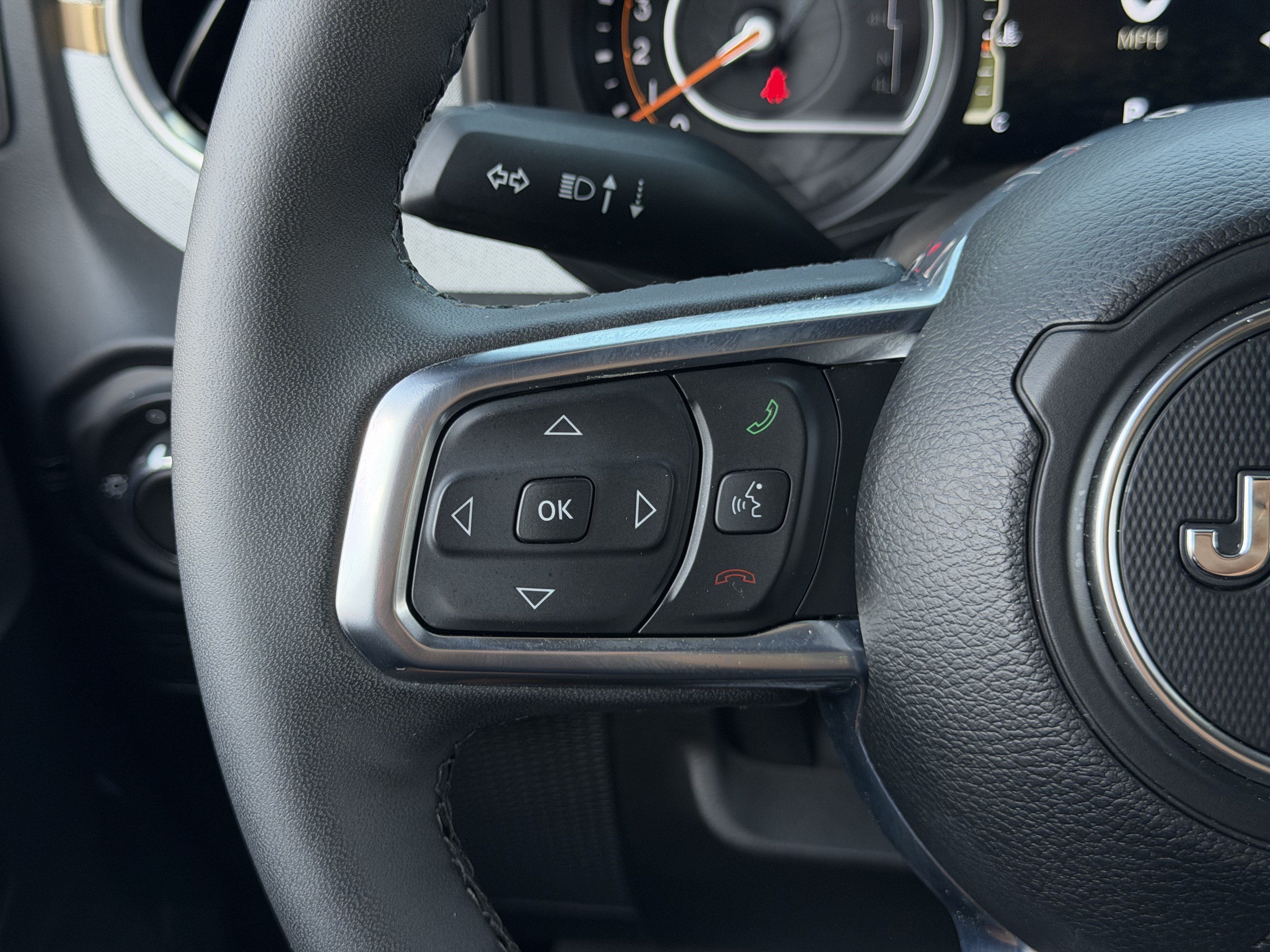 Used 2026 Jeep Wrangler Unlimited Sahara AWD/4WD image 18
