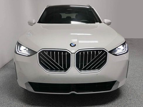 Used 2025 BMW X3 xDrive30i AWD/4WD image 2