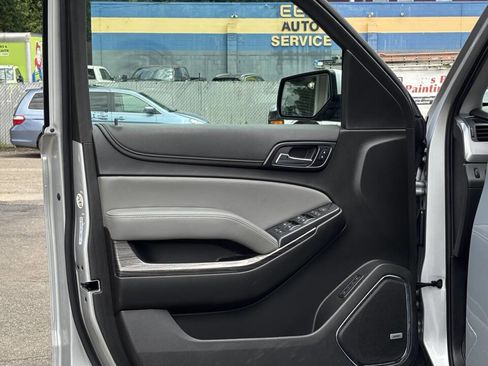 Used 2020 Chevrolet Suburban LT AWD/4WD image 13
