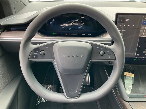 Used 2023 Tesla Model X AWD/4WD image 39