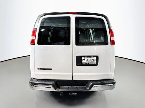 Used 2018 Chevrolet Express 2500 w/ Driver Convenience Package RWD image 7