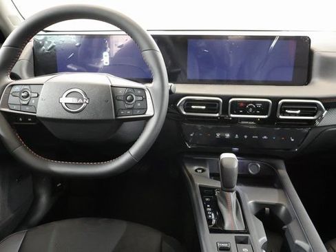 New 2026 Nissan Sentra SR w/ SR Premium Package FWD image 13