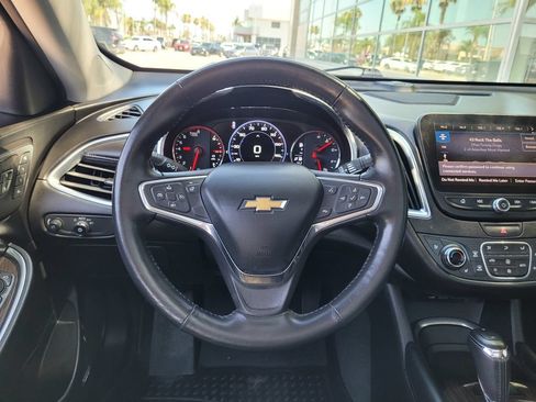 Used 2020 Chevrolet Malibu Premier FWD image 18