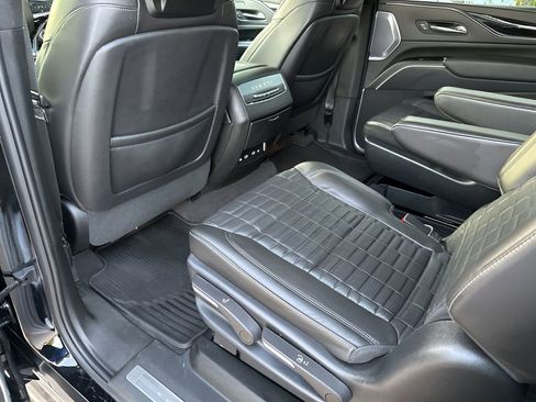 Used 2023 Cadillac Escalade ESV V w/ LPO, ONYX Package image 20