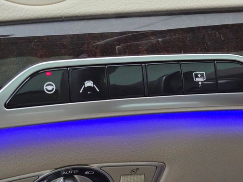 Used 2020 Mercedes-Benz S 560 4MATIC Sedan image 14