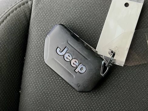 Used 2018 Jeep Wrangler Unlimited Sport AWD/4WD image 28