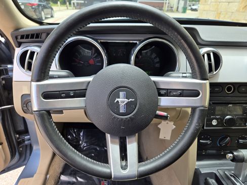 Used 2006 Ford Mustang GT RWD image 10