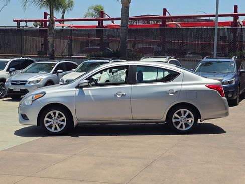 Used 2017 Nissan Versa FWD image 9