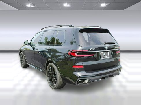 Used 2026 BMW X7 xDrive40i w/ M Sport Package image 3