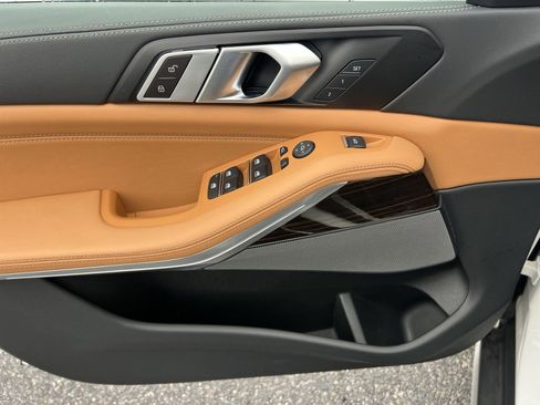 Used 2024 BMW X5 xDrive40i w/ Premium Package image 15