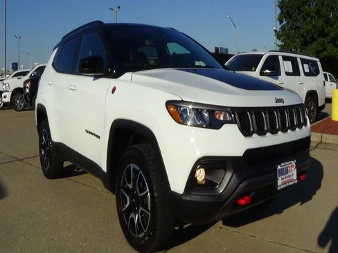 Certified 2024 Jeep Compass Trailhawk w/ Sun and Sound Group image 4