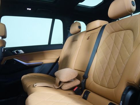 Certified 2024 BMW X7 xDrive40i w/ M Sport Package image 15