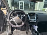 Used 2017 Chevrolet Equinox LT w/ Convenience Package image 4