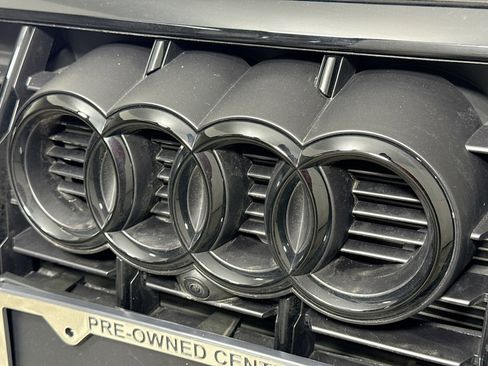 Certified 2025 Audi Q3 2.0T Premium Plus w/ Premium Plus Package image 32