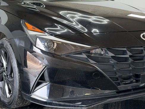 Used 2022 Hyundai Elantra SEL w/ Convenience Package image 2