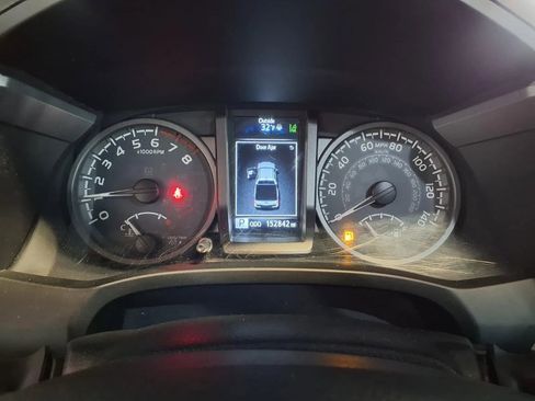 Used 2018 Toyota Tacoma TRD Off-Road w/ TRD Premium Off Road Package image 28