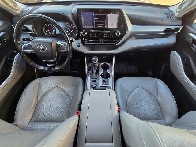 Used 2021 Toyota Highlander Platinum AWD/4WD image 9