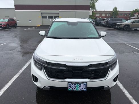 Certified 2024 Kia Seltos SX image 2