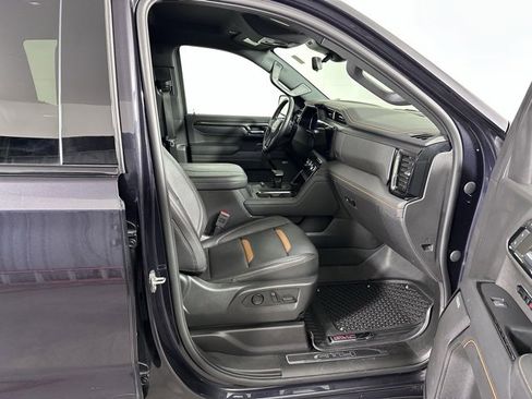 Used 2023 GMC Sierra 1500 AT4 w/ AT4 Premium Package image 9