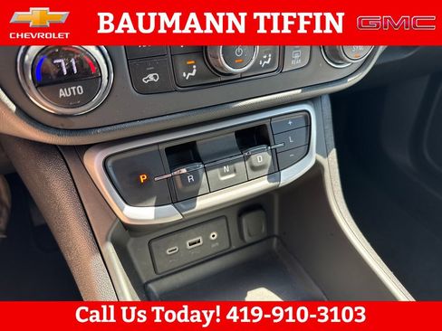 Used 2024 GMC Terrain SLE w/ Driver Convenience Package AWD/4WD image 16