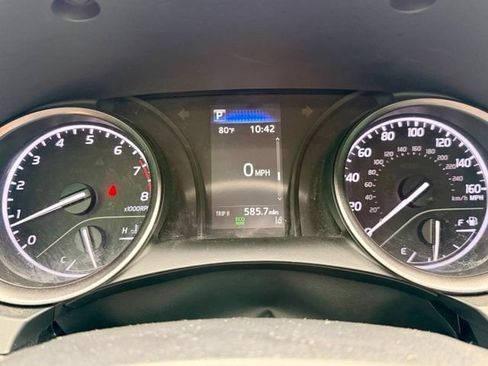 Used 2022 Toyota Camry SE FWD image 19