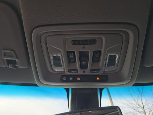 Certified 2022 GMC Sierra 3500 Denali image 22