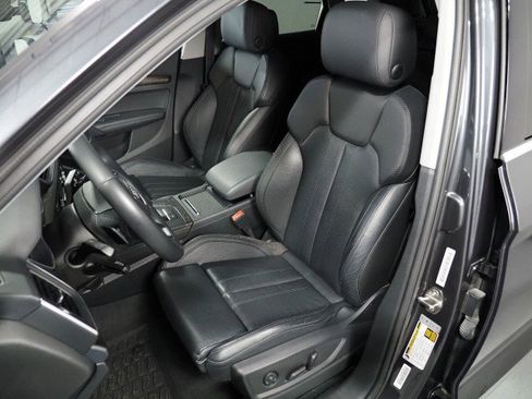 Used 2019 Audi Q5 Premium Plus w/ Premium Plus Package image 14