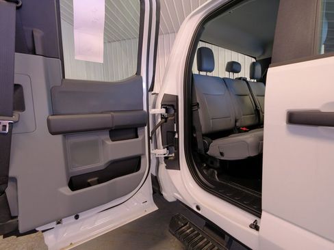 New 2025 Ford F250 XL w/ XL Chrome Package image 20