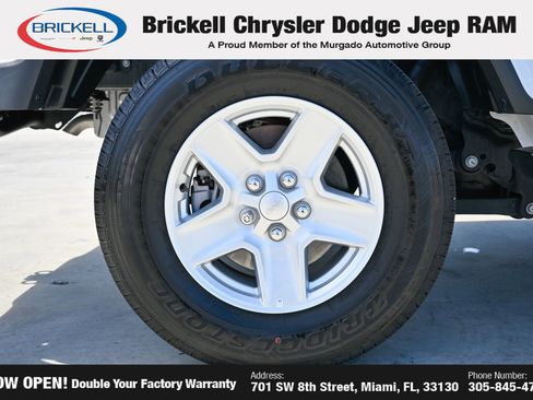 Used 2023 Jeep Gladiator Sport AWD/4WD image 39