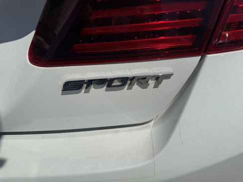 Used 2017 Honda Accord Sport image 9