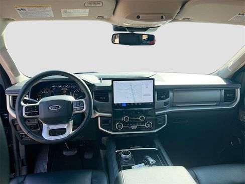 Used 2024 Ford Expedition Max XLT image 22