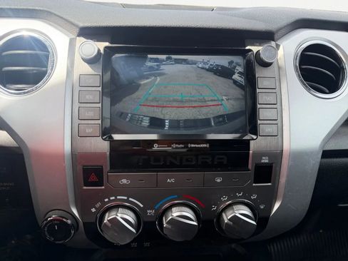 Used 2020 Toyota Tundra SR5 w/ SR5 Upgrade Package AWD/4WD image 18