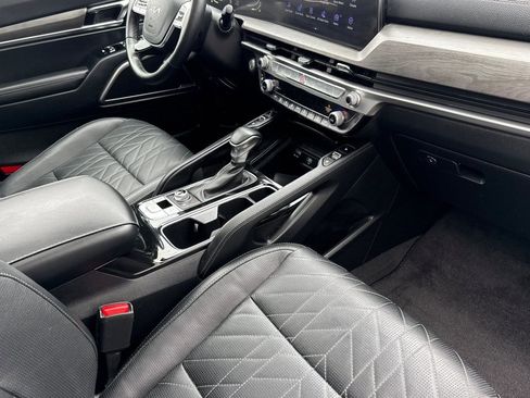 Used 2024 Kia Telluride EX X-Line image 32