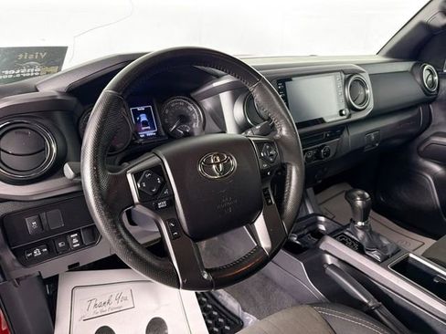 Used 2021 Toyota Tacoma TRD Sport image 9