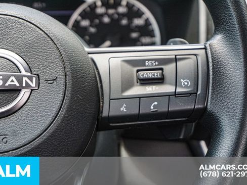 Used 2024 Nissan Rogue S FWD image 29