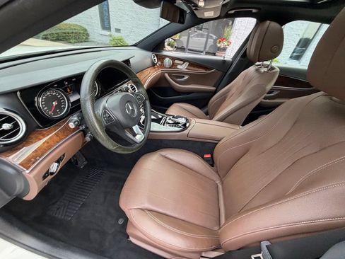 Used 2017 Mercedes-Benz E 300 4MATIC image 23