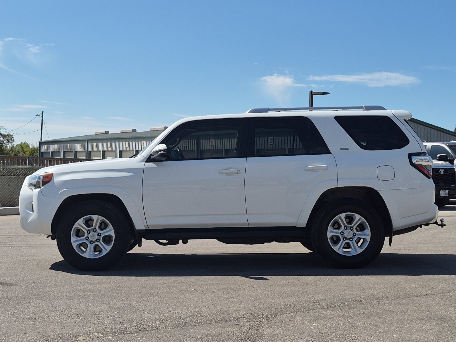 Used 2018 Toyota 4Runner SR5 Premium RWD image 2