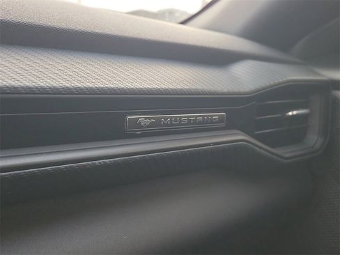 Used 2025 Ford Mustang Coupe image 20