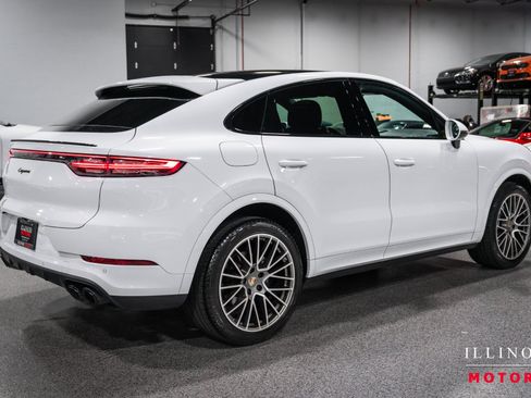 Used 2022 Porsche Cayenne Platinum Edition AWD/4WD image 5
